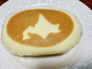 北海道模様がトレードマークの北海道チーズ蒸しケーキ