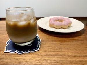 黒糖ミルク珈琲はKALDIで購入した黒糖みつを使って作りました。