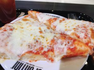 【SPONTINI】ボリューミーなピザを実食！