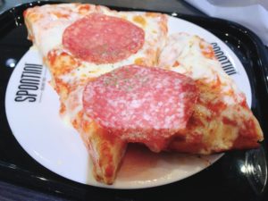 【SPONTINI】ボリューミーなピザを実食！サラミトッピング 税込150円