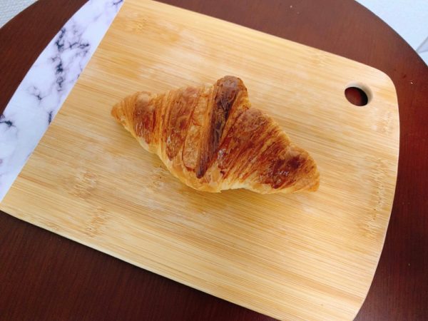 【横浜磯子】L'ile des Pains（イル・デ・パン）のパンを実食！クロワッサン 税抜160円