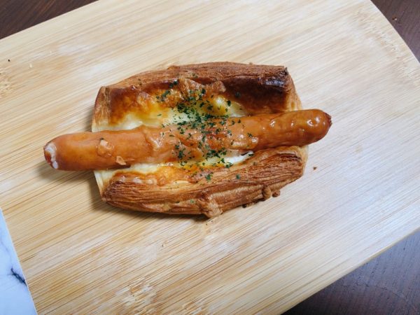 【横浜磯子】L’ile des Pains（イル・デ・パン）のウインナーとベシャメルソースのデニッシュを実食！