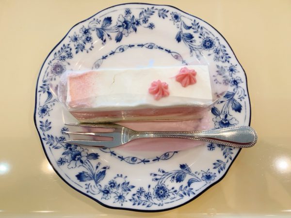 【ドトール】ふんわり香る 桜のケーキ