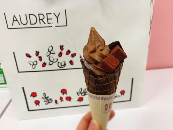 シルスマリア＠横浜高島屋の生チョコソフトクリームを実食！